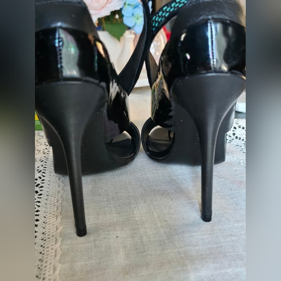 L.A.M.B. 4 inch size 8 heels - Picture 6 of 8